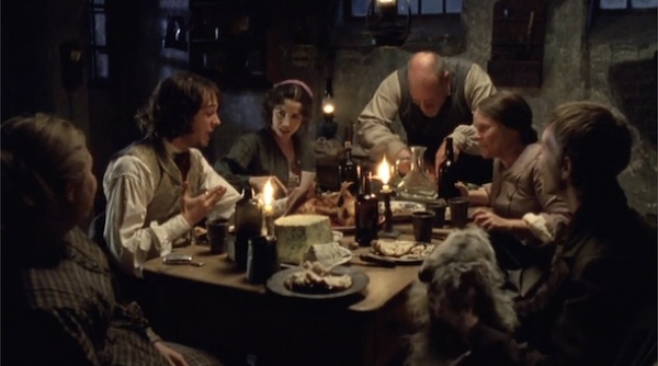 灰色外套短暂的出场